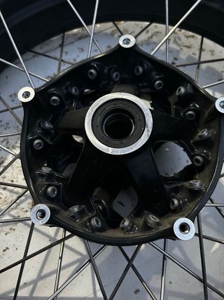 Llantas de Radios con Neumáticos