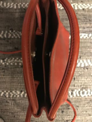 Bolso- Mochila MUXART de Piel, color rojo suave