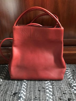 Bolso- Mochila MUXART de Piel, color rojo suave