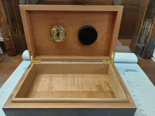 Scatola porta sigari in legno