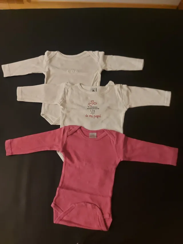 3 bodys bebé talla 68