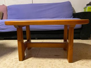 Mesa auxiliar de madera