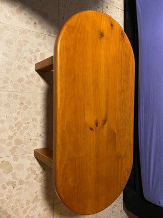 Mesa auxiliar de madera