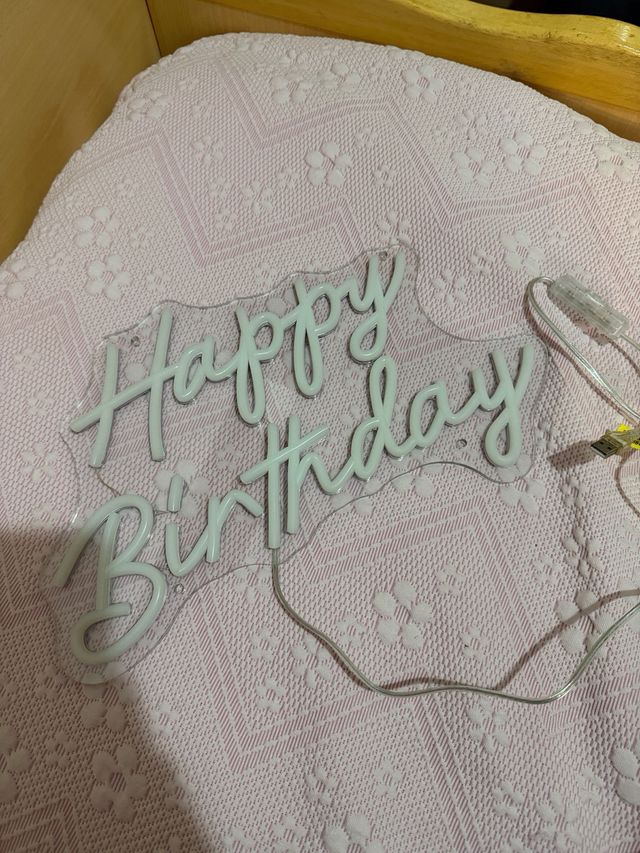 Cartel con luz LED happy birthday