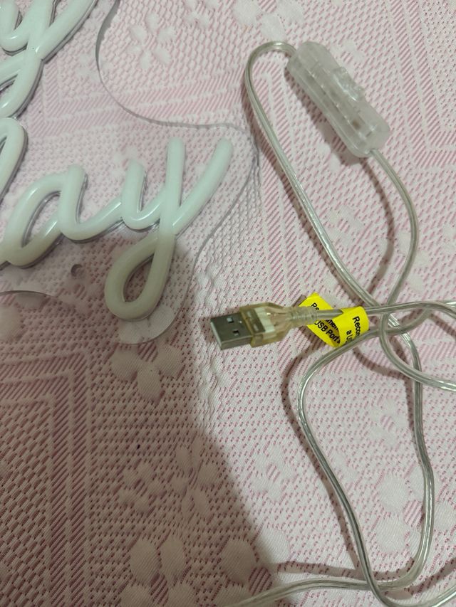 Cartel con luz LED happy birthday