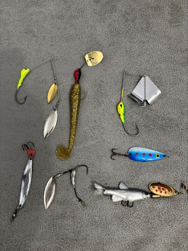 Lotes de 7 señuelos de pesca