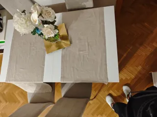 Mesa extensible comedor blanca.