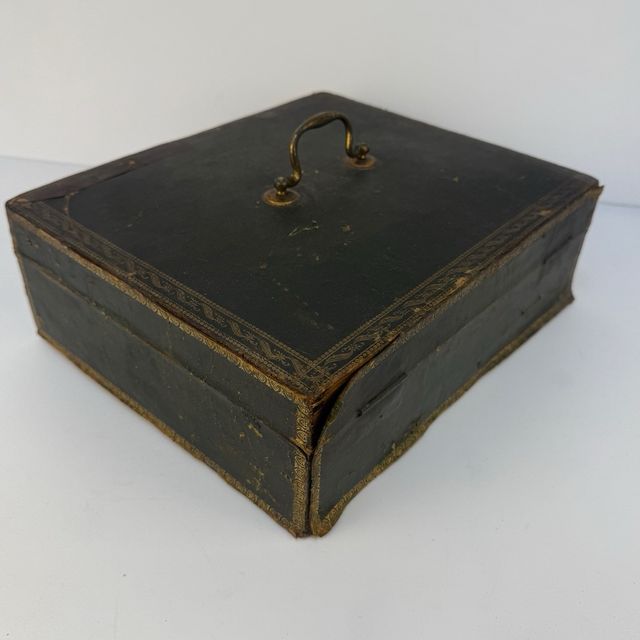 Scatola da 1891 in pelle e cuoio