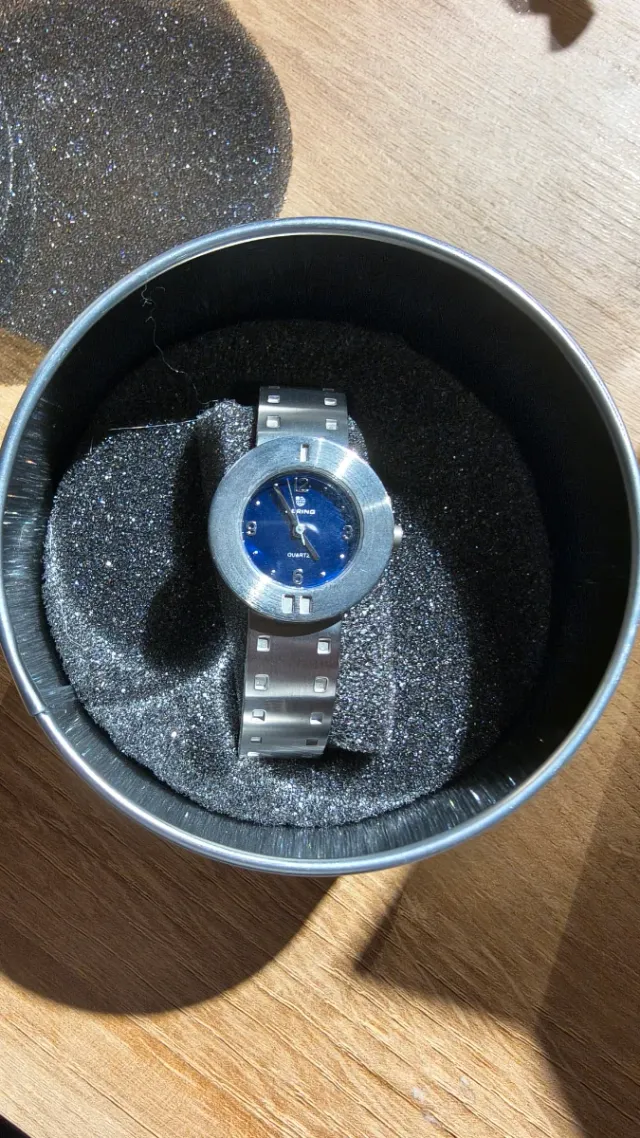 Reloj Bering Azul y Plateado Nuevo