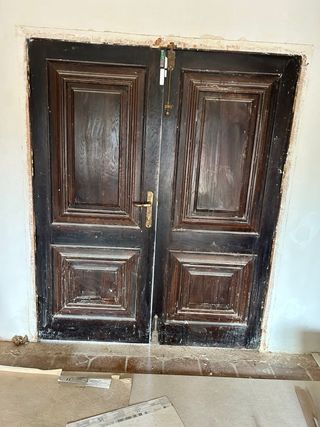 Puerta doble chalet acorazada para restaurar