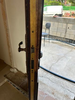 Puerta doble chalet acorazada para restaurar