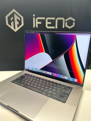 MacBook Pro A2485 - COMO NUEVO - Garantía 2 Años