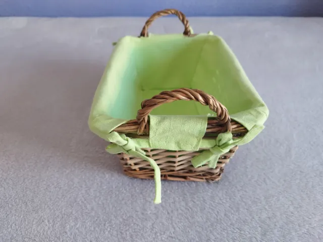 Cesta mimbre forrada tela verde