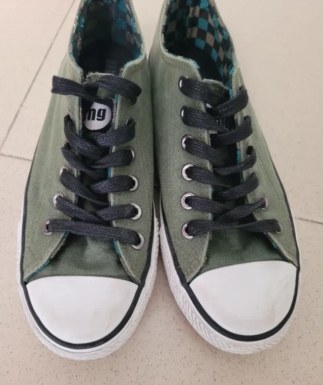 ZAPATILLAS VERDES MUSTANG TALLA 39.