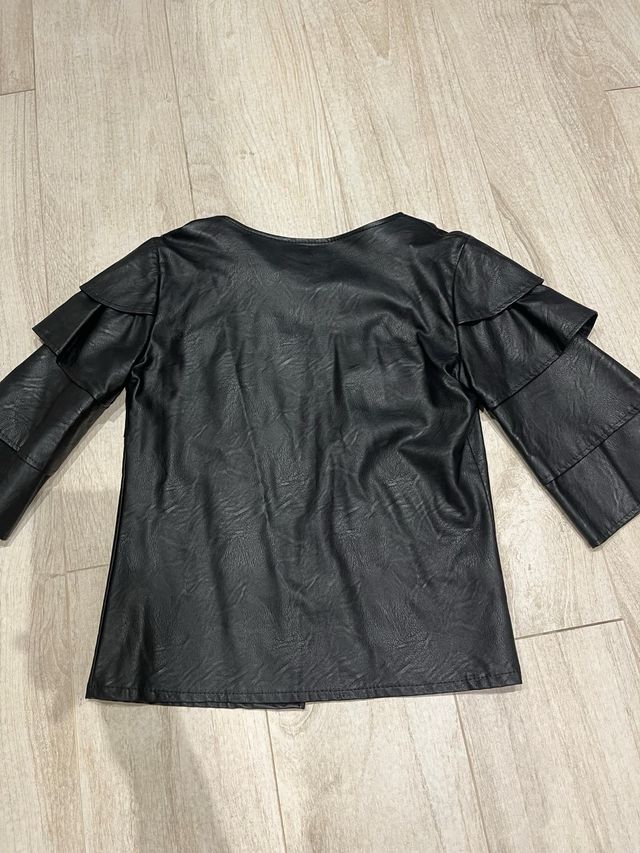 Torera negra efecto piel