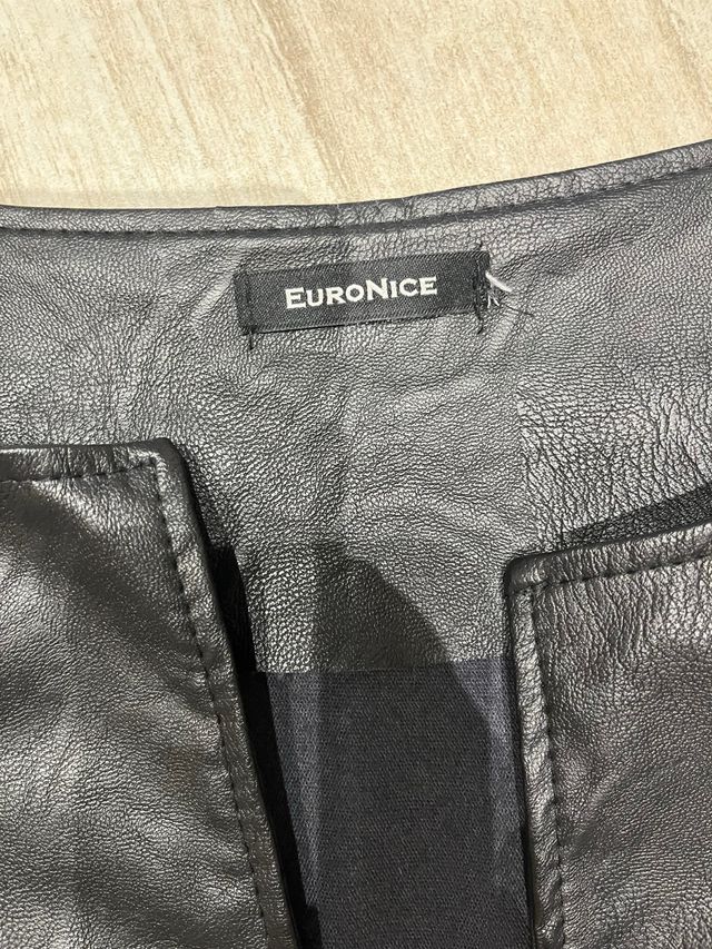 Torera negra efecto piel