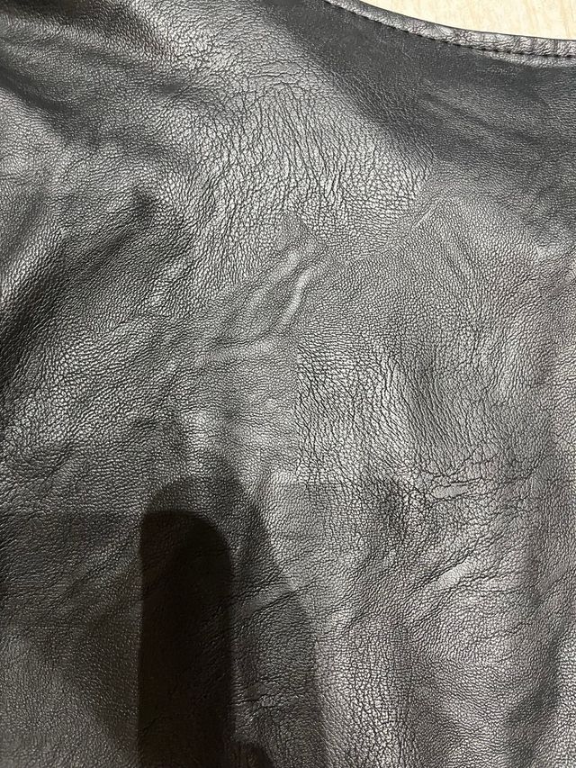 Torera negra efecto piel