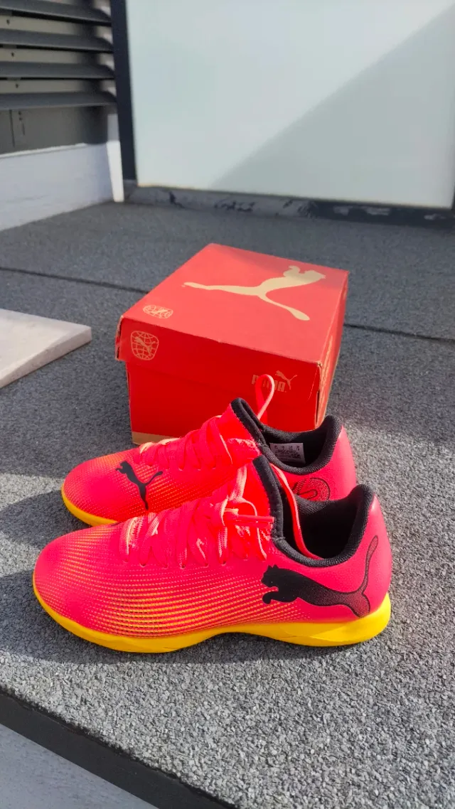 Zapatillas Fútbol Sala Niña Puma. talla 32