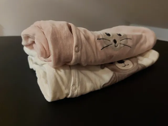 2 Pijamas enterizo bebé 12 meses