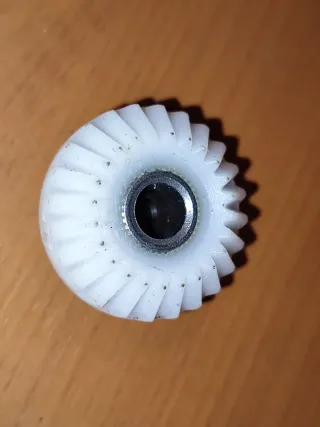 Ingranaggio per macchina da cucire