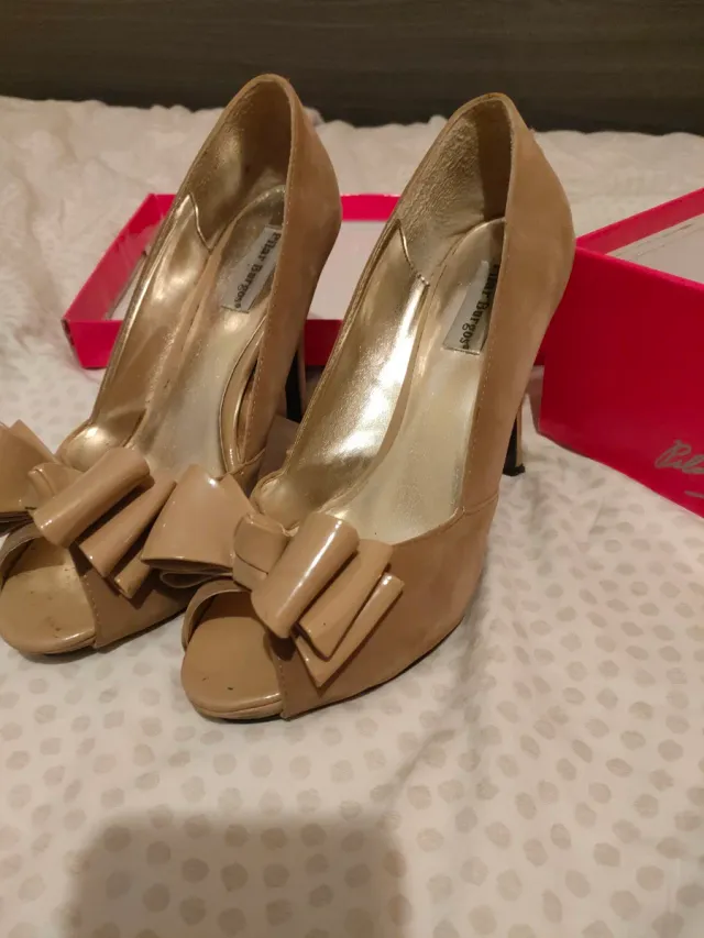 Zapatos Pilar Burgos Beige/Oro Talla 39