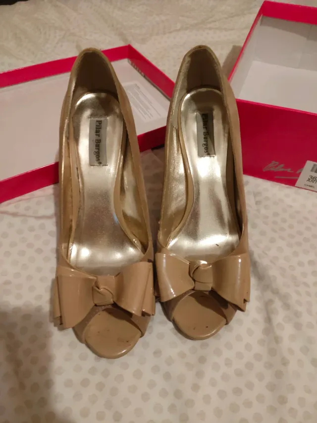 Zapatos Pilar Burgos Beige/Oro Talla 39