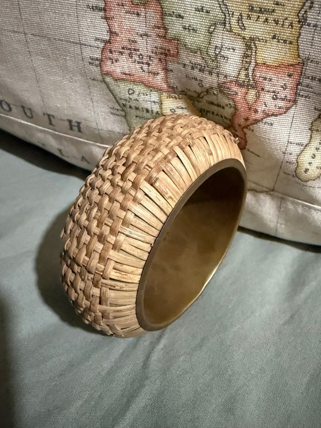 Pulsera tejida de bambú