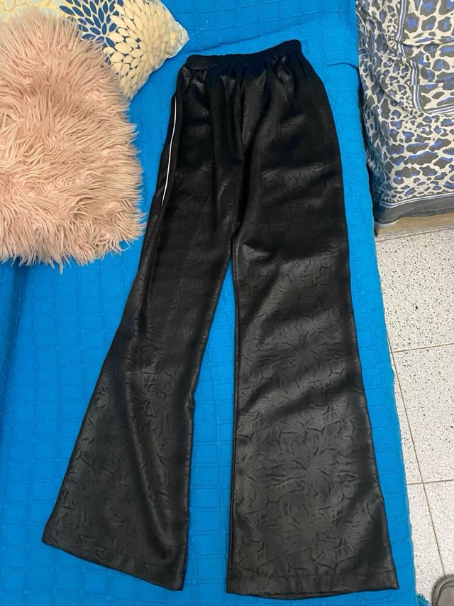 Pantalones vaqueros , pedreria , rotos.. 