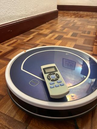 Robot aspirador tipo Roomba poco usado