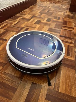 Robot aspirador tipo Roomba poco usado