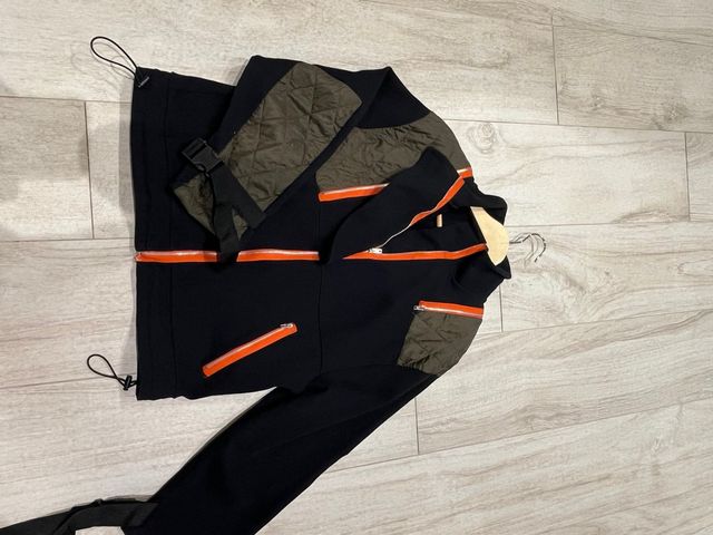 Cazadora mujer negra y verde militar