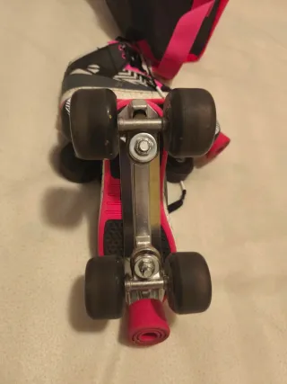 Patines en línea rosas y negros