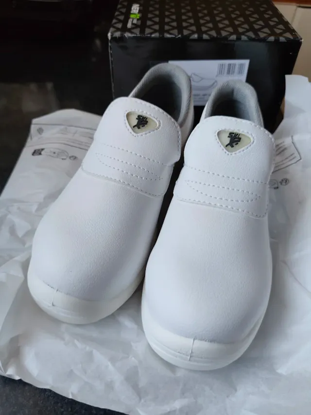 Zuecos seguridad punta de acero