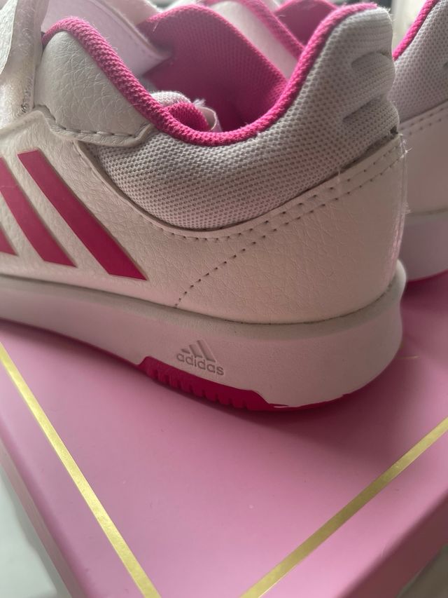 Zapatillas Adidas niña blancas y rosas N 29