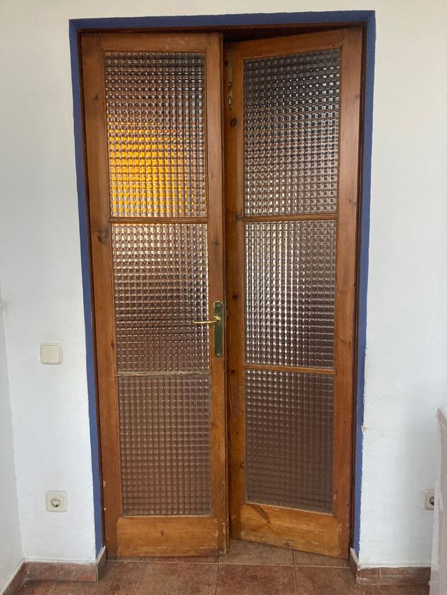Puertas de madera y cristal