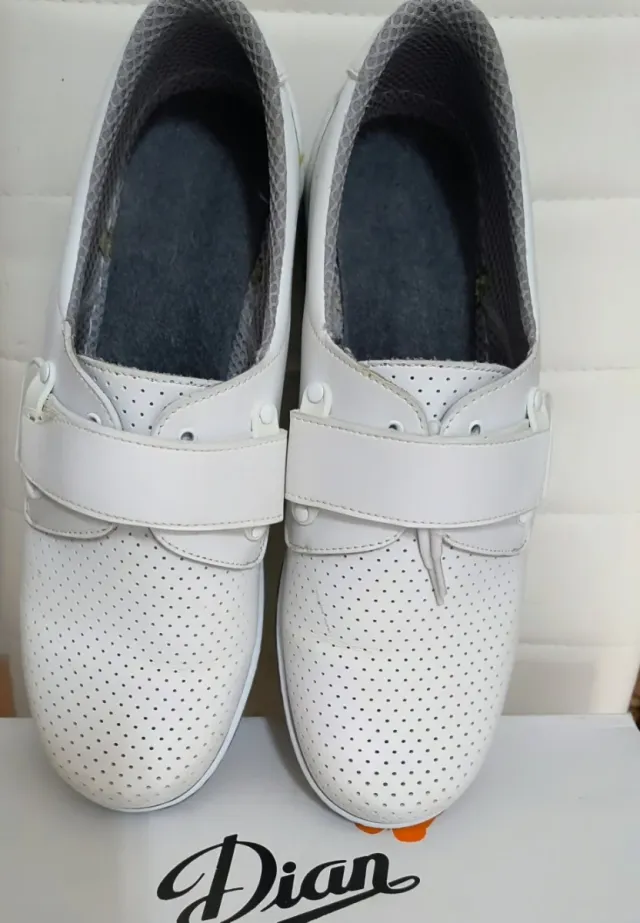 Calzado Sanitario Dian Blanco 43/44 .