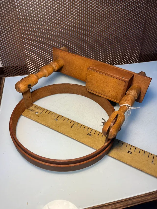 Bastidor antiguo bordar de madera