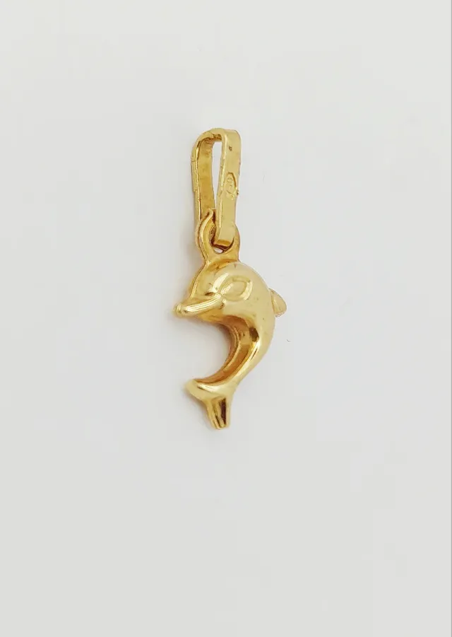 Colgante de delfín en oro amarillo 18K.