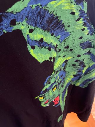 Camiseta Zara hombreras estampado jaguar