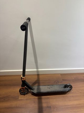 Patín Scooter Freestyle Negro y Bronce
