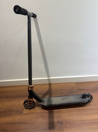 Patín Scooter Freestyle Negro y Bronce
