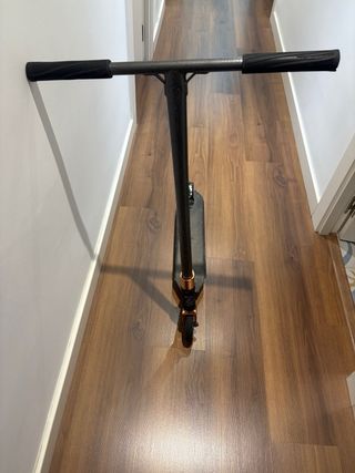 Patín Scooter Freestyle Negro y Bronce