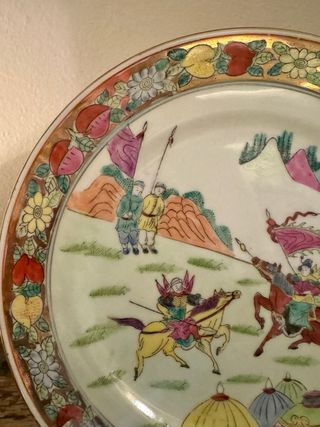 Coppia piatti porcellana cinese Famille Rose 26,5 cm