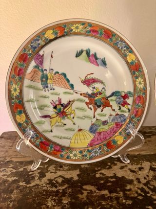 Coppia piatti porcellana cinese Famille Rose 26,5 cm