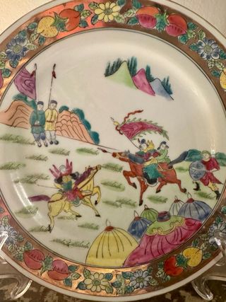 Coppia piatti porcellana cinese Famille Rose 26,5 cm