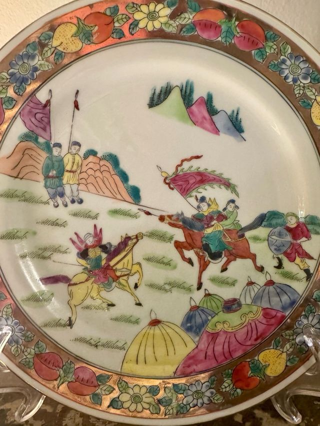 Coppia piatti porcellana cinese Famille Rose 26,5 cm