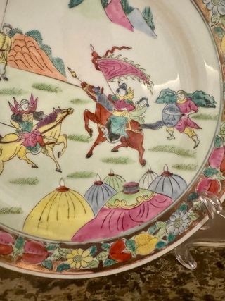 Coppia piatti porcellana cinese Famille Rose 26,5 cm