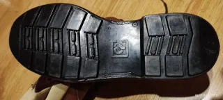 Zapatos de seguridad marrones y beige