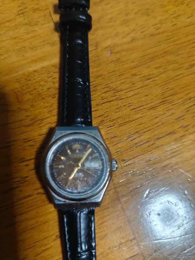 2 relojes un Seiko 5 Automático Pintado y u orient