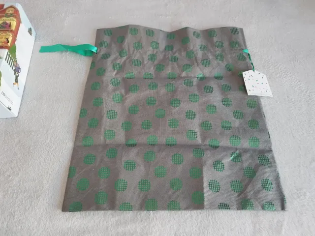 Caja de Adviento Vahdam (vacía).